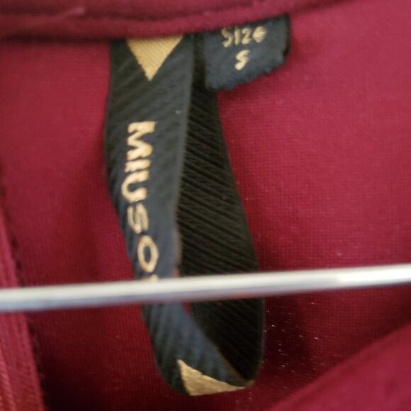 Miusol Burgundy Sleeveless Dress - Picture 4 of 4